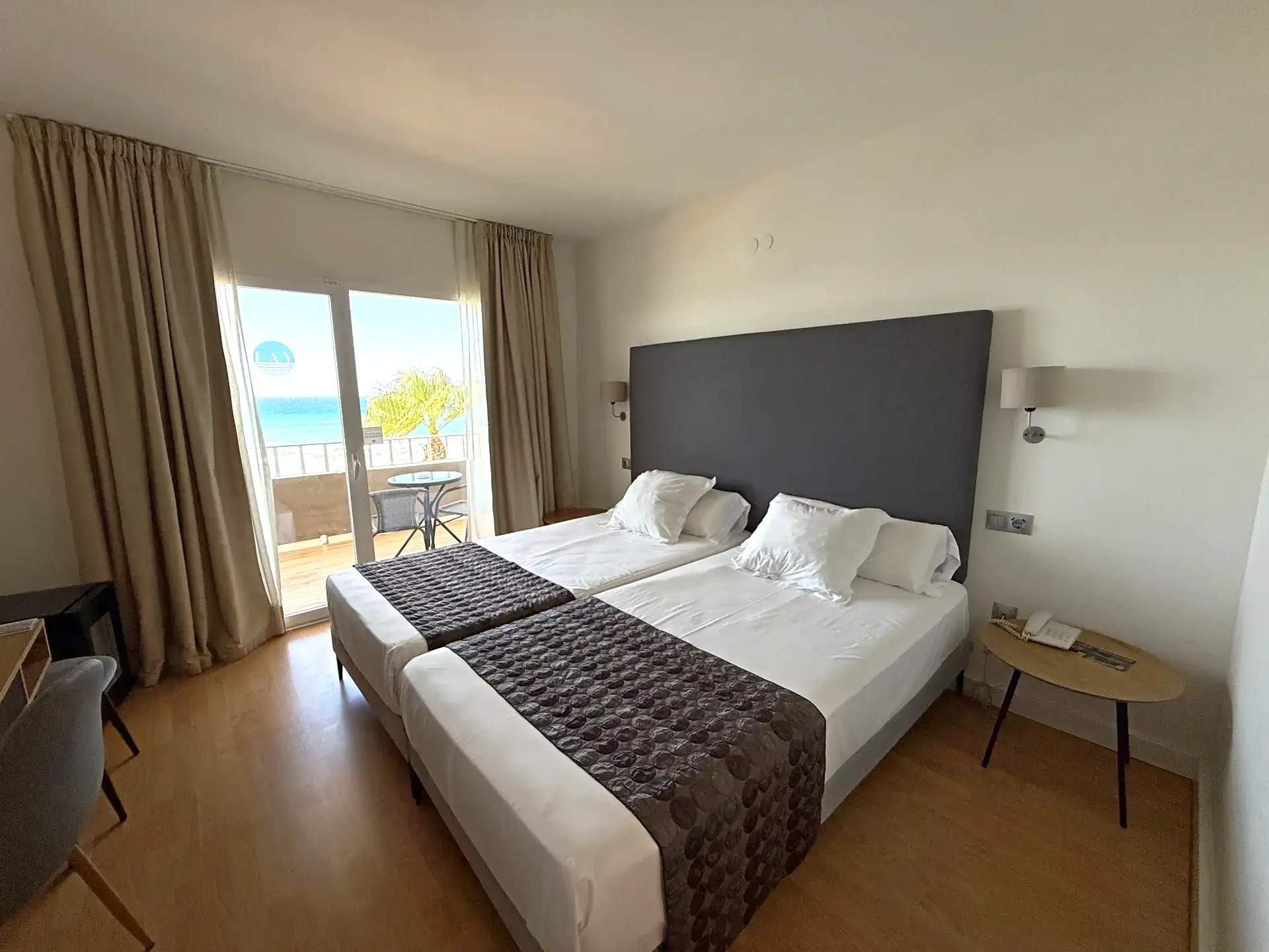 habitacion-doble-terraza-vistas-mar (1)
